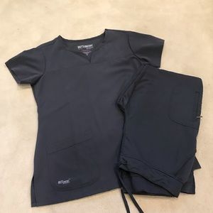 Grays anatomy scrubs!